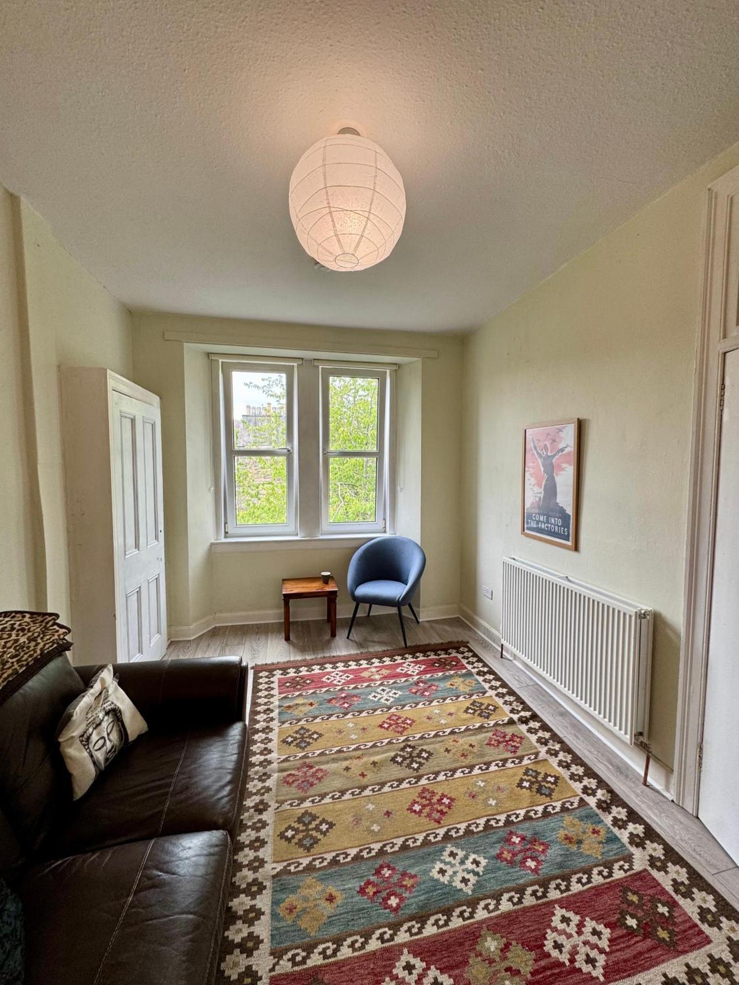 Stylish Canal-side Retreat In * Edinburgh